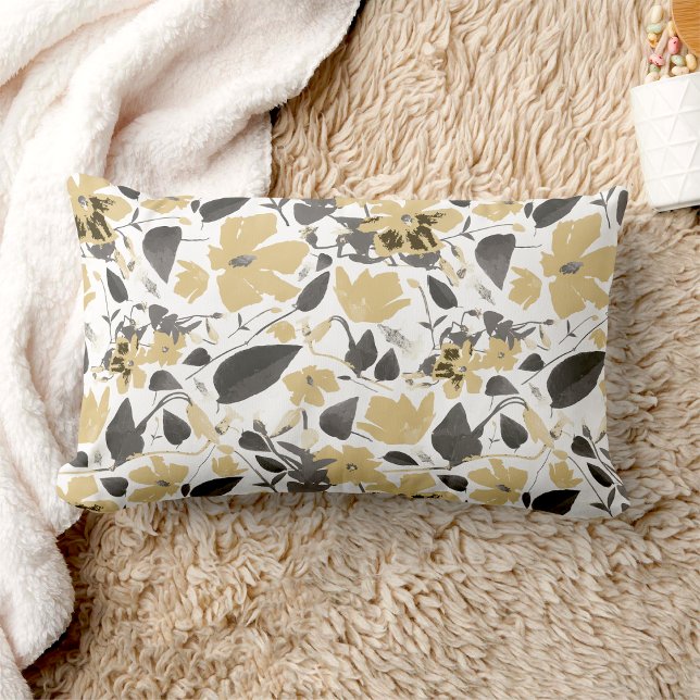 Clematis Wijnstok Geel Grijs Bloemen Kussen (Clematis Vine Yellow Gray Flowers Lumbar Pillow from Studio Posies. )