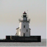 Cleveland Harbour Lighthouse Fotosculptuur Staand Fotobeeldje<br><div class="desc">Fans van nautische geschiedenis,  Cleveland,  Lake Erie of gewoon degenen die een vuurtoren willen om hen in de kantoor door een mist van papierwerk te leiden,  wordt deze originele foto een fotosculptuur voor een geweldig !</div>