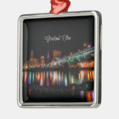 Cleveland, Ohio 's nachts, gelabeld Metalen Ornament (Links)