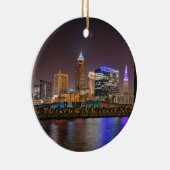 Cleveland Skyline bij nacht Keramisch Ornament (Rechts)