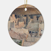 Cliff Homes Keramisch Ornament (Links)