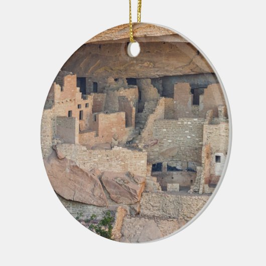 Cliff Homes Keramisch Ornament (Links)