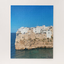Cliffside in Polignano a Mare, Puglia, Italië