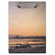 Clipboard with picture of Carrickfergus Castle Des