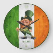 CLOCK - IRISH FLAG LEPRECHAUN GROTE KLOK (Voorkant)