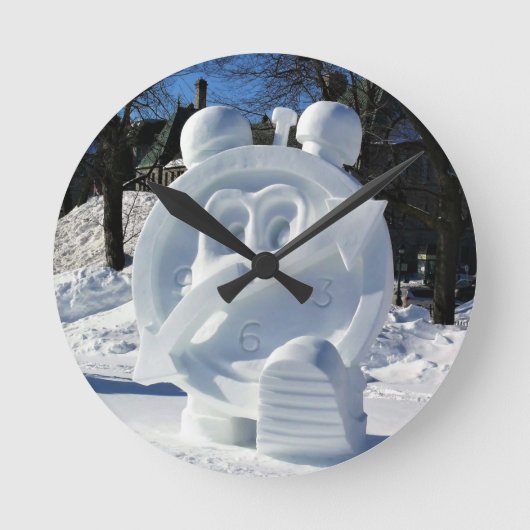 Clock Snow Sculpture, Quebec, Canada Ronde Klok (Voorkant)