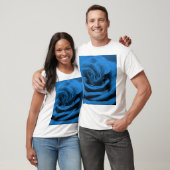 Close-up blauw rood roos, macro schoonheid. t-shirt (Unisex)