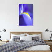 Close-up detail van een Blue Flag iris. Canvas Afdruk (Insitu (Slaapkamer))