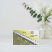 Close-up detail van een metalen kettingschakel hek visitekaartje (Staand voorkant)