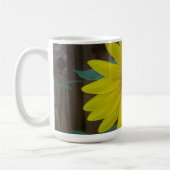 Close-up gele zonnebloem koffiemok (Links)