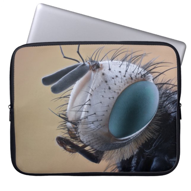 Close-up insectenkop laptop sleeve (Voorkant)