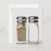 Close-up of a salt and a pepper shaker briefkaart (Voorkant / Achterkant)