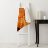 Close up of juicy, crispy, chips on black plate. sherpa deken (In situ)