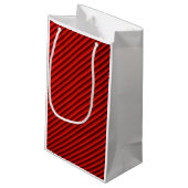 Close-up Rode Textiel Patroon Gift Bag Klein Cadeauzakje (Achterkant Gekanteld)