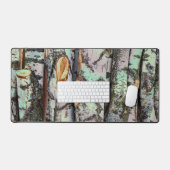 Close-up scene of birch log stumps, rustic charm bureaumat (Keyboard & Muis)