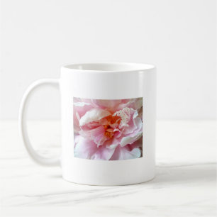 Close-up van Bleke roze pioenen Koffiemok