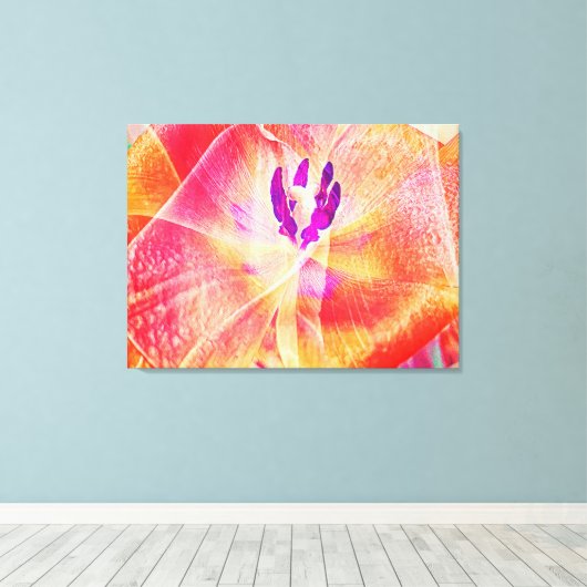 Close-up van Red Tulip Abstract Canvas Afdruk (Insitu (Houten vloer))