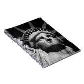 Close-up Zwart Wit Standbeeld Liberty New York Notitieboek (Rechterzijde)