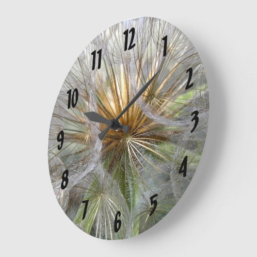 Close-upfoto van binnenin een paardenbloemklok grote klok (Hoek)