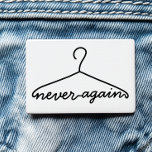 Cloth Hanger Never Again Pro Choice Button<br><div class="desc">Maak een gedurfde uitspraak met dit geestige "Cloth Hanger Never Again Pro Choice" T-shirt! Perfect voor degenen die willen opkomen voor reproductieve rechten met stijl, dit t-shirt is voorzien van een minimalistische, line-art illustratie van een stoffen hanger, in het oog springend als het is empowerment. Dit shirt is gemaakt voor...</div>