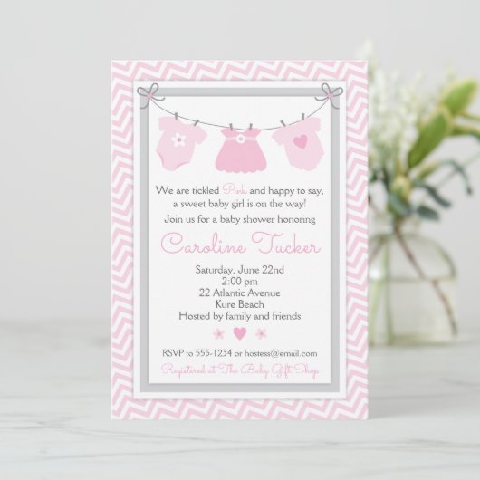Clothesline Baby shower Invitation roze en grijs Kaart (Staand voorkant)