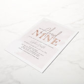 Cloud 9 Lichtroze Sky Waterverf Meisje Baby shower Folie Uitnodiging (Gedraaid)