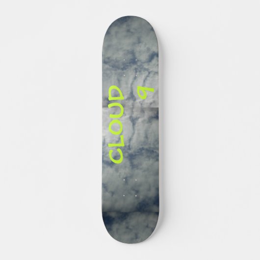 CLOUD 9 SKATEBOARD (Voorkant)