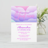 Cloud 9 verjaardagsthema-uitnodigingen Rainbow Kaart (Staand voorkant)