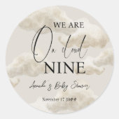 Cloud Nine Beige Gender Neutral Sky Baby shower Ronde Sticker (Voorkant)