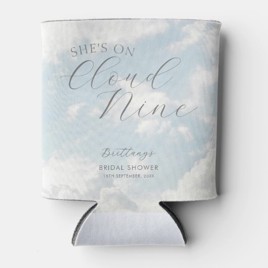 Cloud Nine Blue Cloudy Sky Modern Vrijgezellenfees Blikjeskoeler (Voorkant)