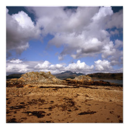 Cloud passeert Blabheinn Isle of Skye Scotland Foto Afdruk