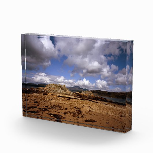 Cloud passeert Blabheinn Isle of Skye Scotland Fotoblokken (Rechts)