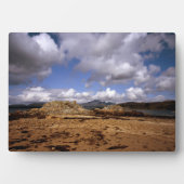Cloud passeert Blabheinn Isle of Skye Scotland Fotoplaat (voorkant)