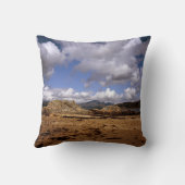 Cloud passeert Blabheinn Isle of Skye Scotland Kussen (Achterkant)