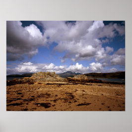 Cloud passeert Blabheinn Isle of Skye Scotland Poster