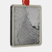 Cloud Streets in het Zee Labrador Metalen Ornament (Rechts)