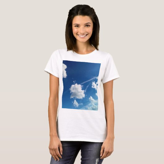 Clouds, in the light t-shirt (Voorkant volledig)