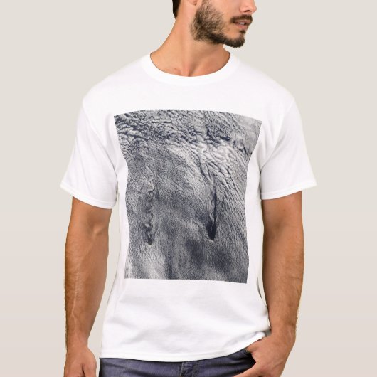 Clouds over de Juan Fernandez-eilanden T-shirt (Voorkant)