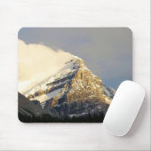 Clouds Roll off Snowy Mountain in Canada Muismat (Met muis)