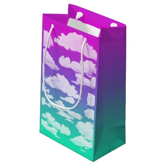 Clouds - Small Gift Bag Klein Cadeauzakje (Achterkant Gekanteld)