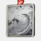 Cloudsimulatie van één dag 3 metalen ornament (Links)