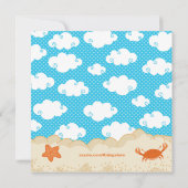 Cloudy Beach Boy in the Sand Birthday Invitation Kaart (Achterkant)