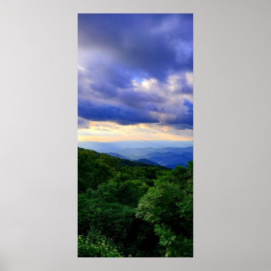 Cloudy Blue Ridge Mountains Poster (Voorkant)