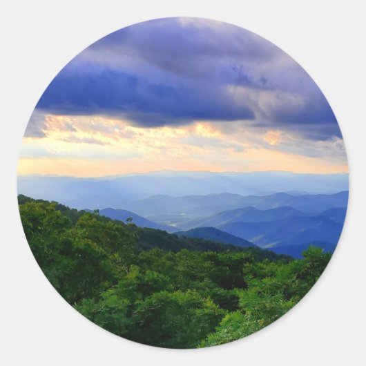 Cloudy Blue Ridge Mountains Ronde Sticker (Voorkant)