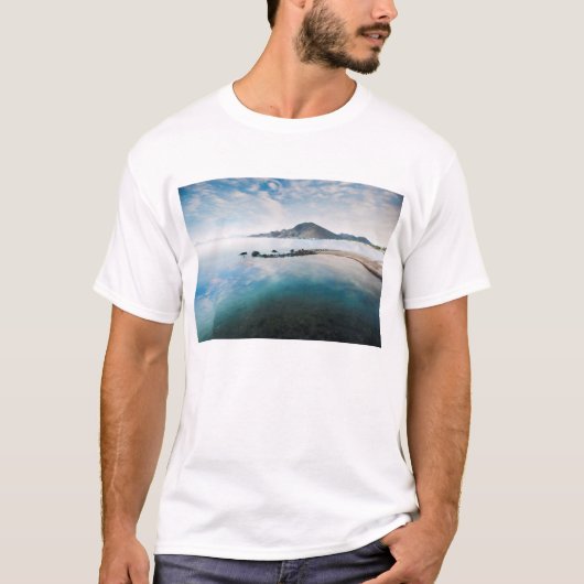 Cloudy Blue Sky dat in het meer tot uitdrukking ko T-shirt (Voorkant)