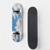 Cloudy blue sky skateboard (Voorkant)