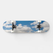 Cloudy blue sky skateboard (Horizontaal)