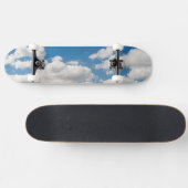 Cloudy blue sky skateboard (Horizontaal)