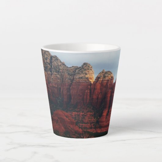 Cloudy Coffee Pot Rock in Sedona Arizona Latte Mok (Voorkant)