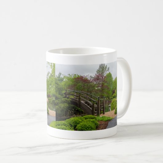 Cloudy Day Garden Stroll Coffee Mok (Voorkant rechts)